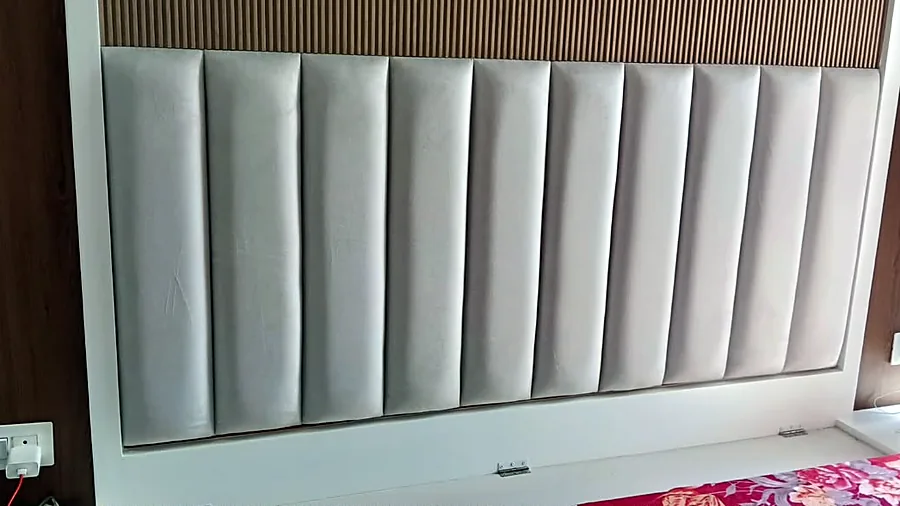 Fluted headboard panel, wall-fixed
